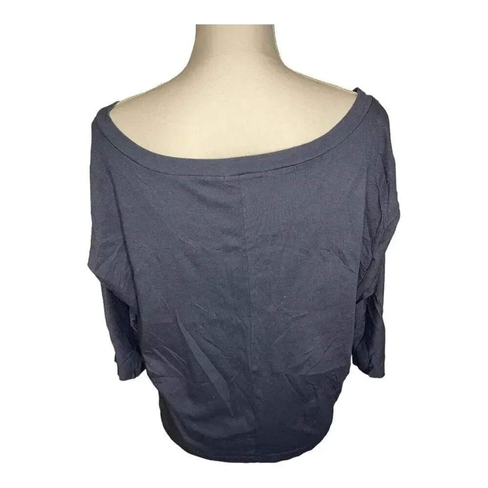 Gap Women’s Large‎ Blue Crop Blouse With Geometric Shapes Aztec - Picture 3 of 4